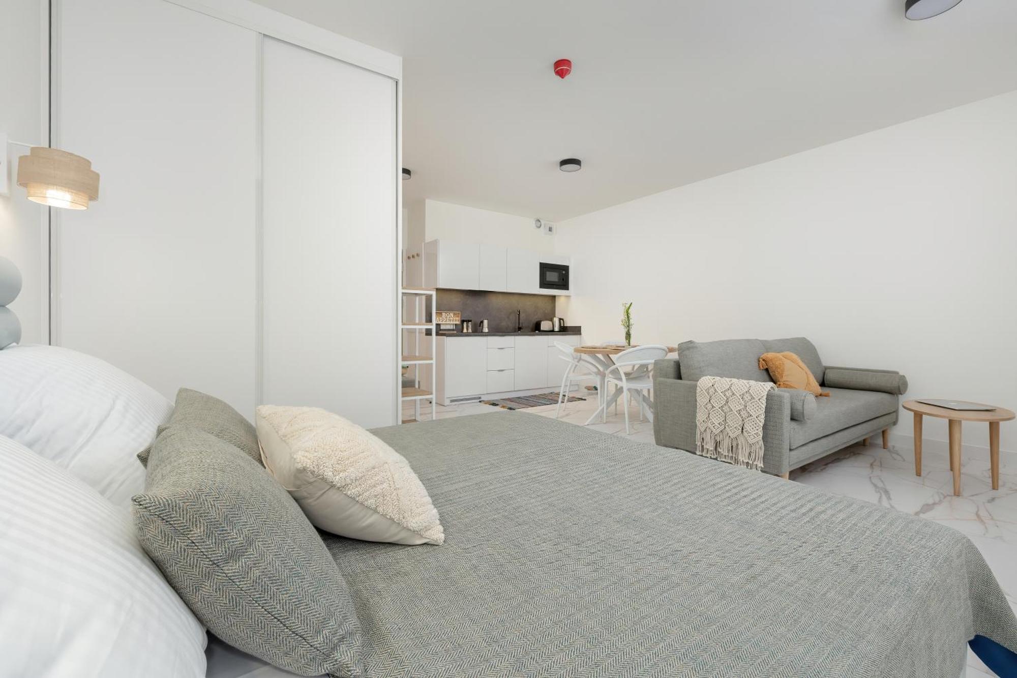 Aquamarina Dabki Marina Invest Aparthotel Екстериор снимка